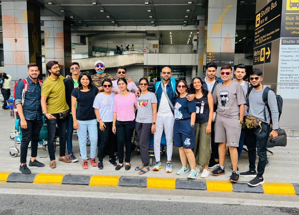 Airport pickup with Innova Crysta in Delhi